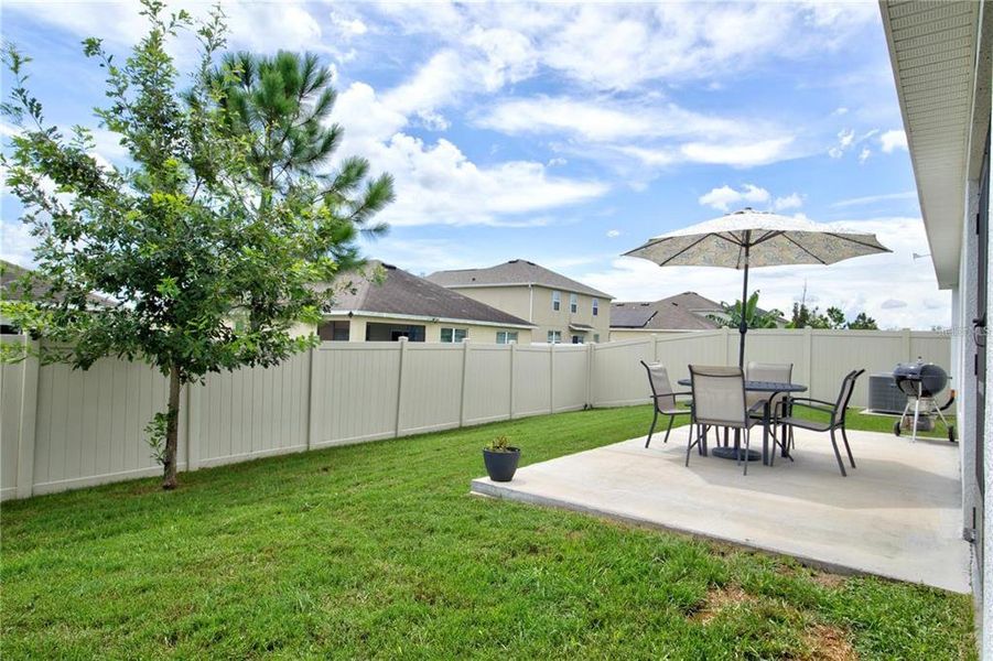 Exterior details and patio area of a home in , Zephyrhills (Image 3).