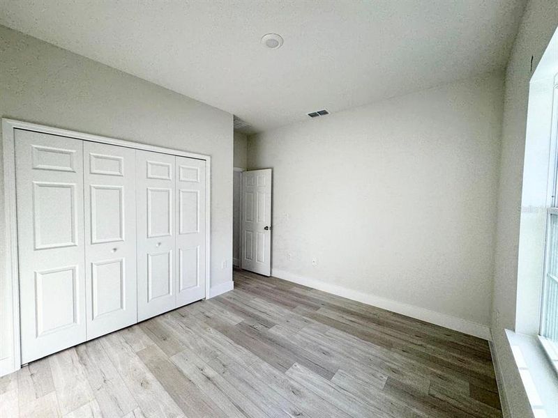 Spacious, unfurnished interior of a new home in , Citrus Springs (Image 26).