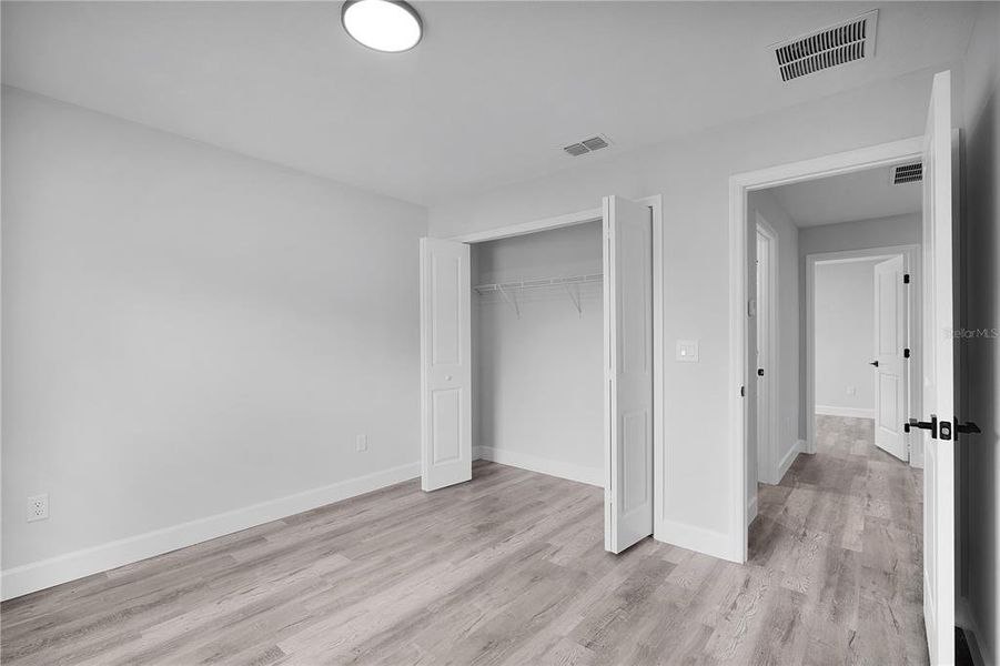 Spacious, unfurnished interior of a new home in , Ocala (Image 11).