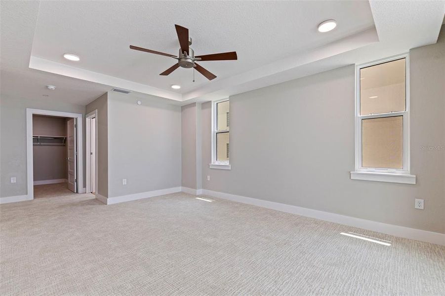 Spacious, unfurnished interior of a new home in , Madeira Beach (Image 40).