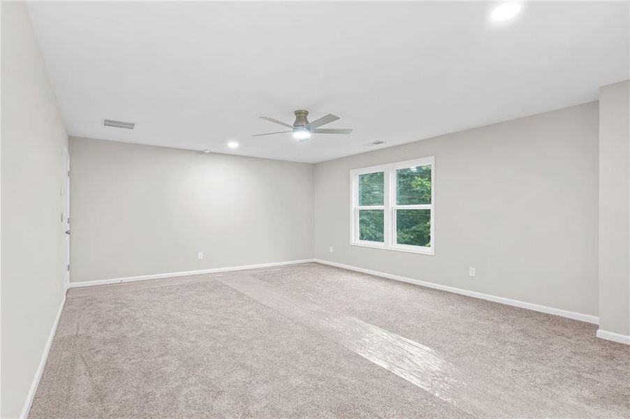 Spacious, unfurnished interior of a new home in , Stockbridge (Image 36).