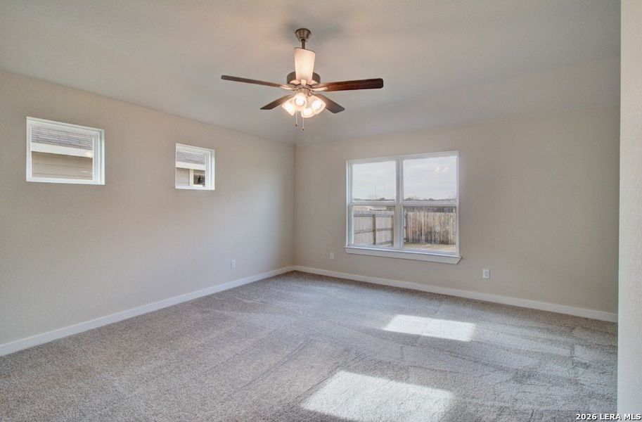 Spacious, unfurnished interior of a new home in Cloud Country, New Braunfels (Image 10).