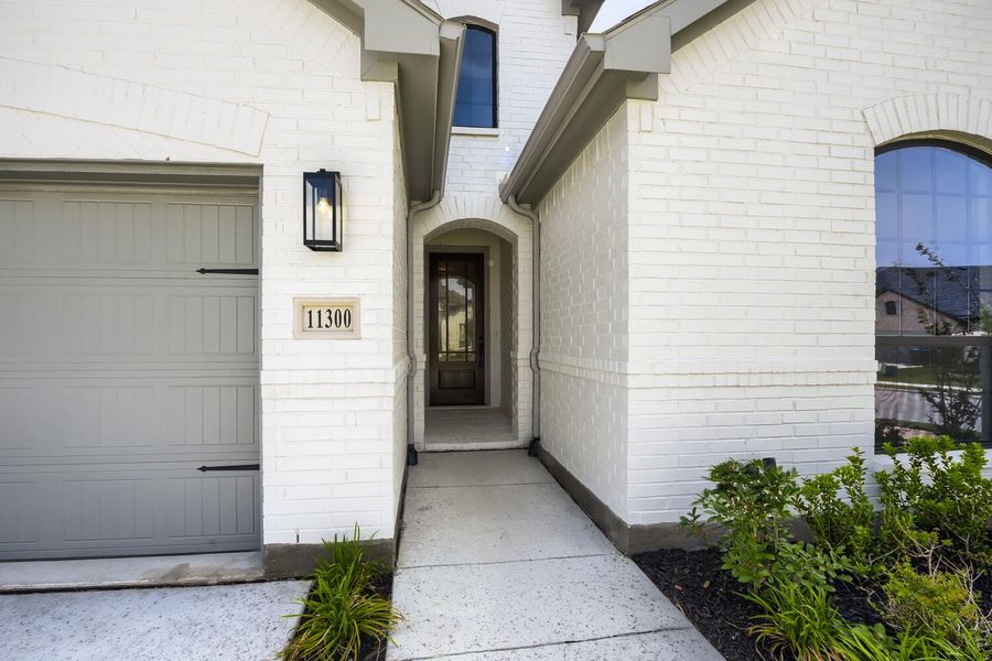 11300 Cider - Front Entryway