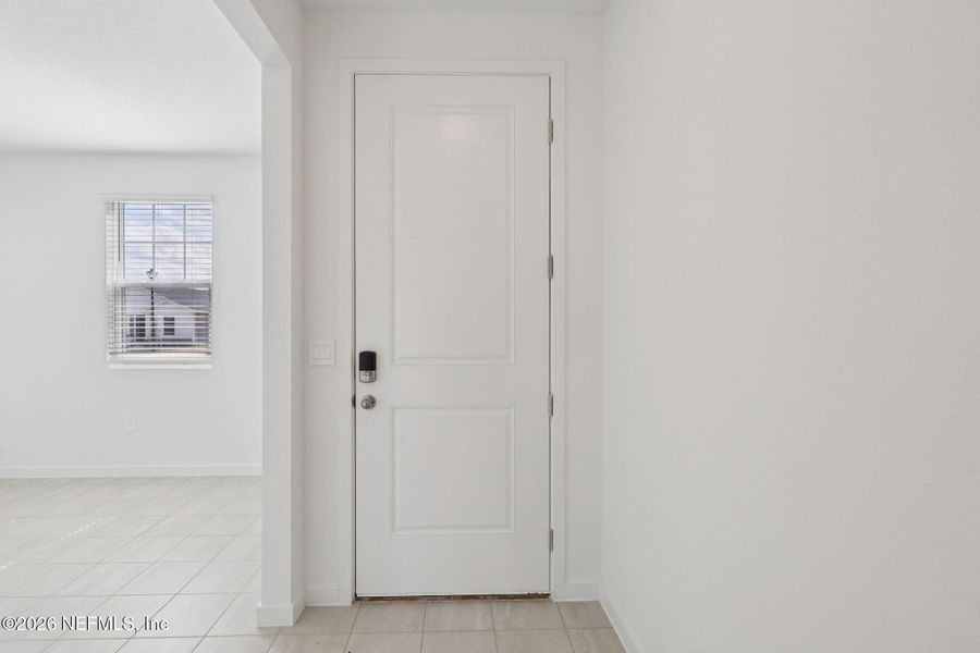 Spacious, unfurnished interior of a new home in Cypress Meadows - Signature Series, Jacksonville (Image 13).