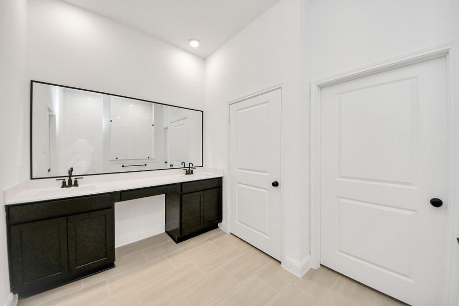 Furnished interior view inside a new home in Bridgeland: Signature Collection, Cypress (Image 9). Furnished interior view inside a new home in Bridgeland: Signature Collection, Cypress (Image 9).