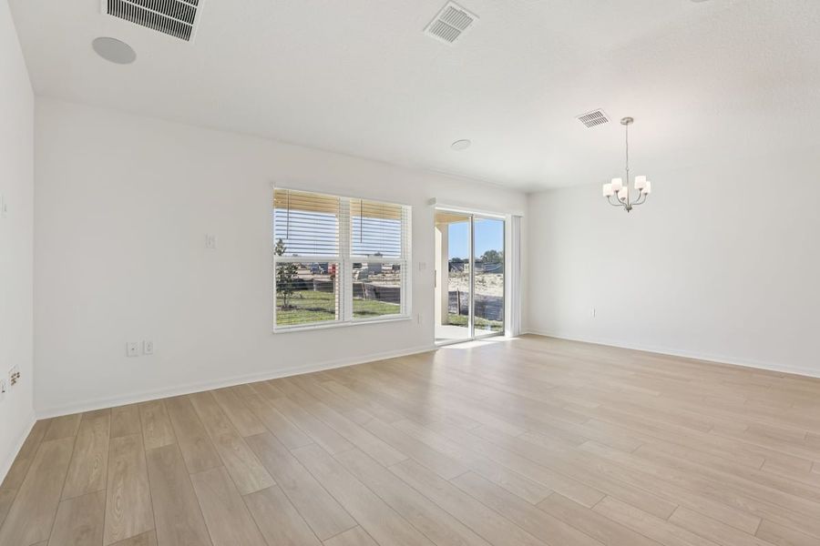 Spacious, unfurnished interior of a new home in Robins Run, Lake Wales (Image 17).