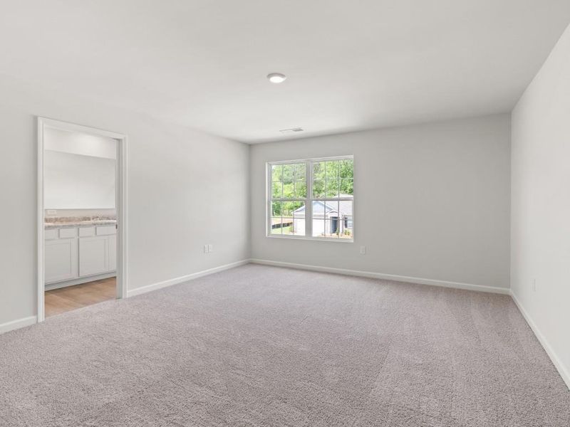 Spacious, unfurnished interior of a new home in Oakleigh Glen, Dallas (Image 11).
