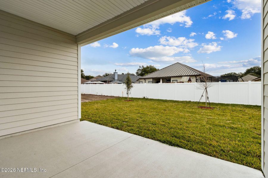 Exterior details and patio area of a home in Sandy Ridge, Yulee (Image 3).