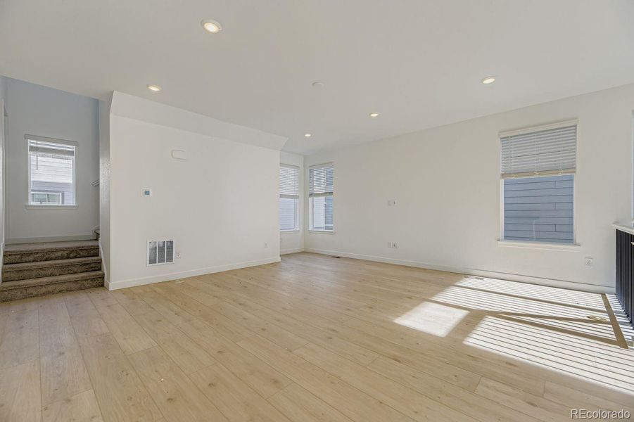 Spacious, unfurnished interior of a new home in Vermilion Creek, Centennial (Image 8). Spacious, unfurnished interior of a new home in Vermilion Creek, Centennial (Image 8).