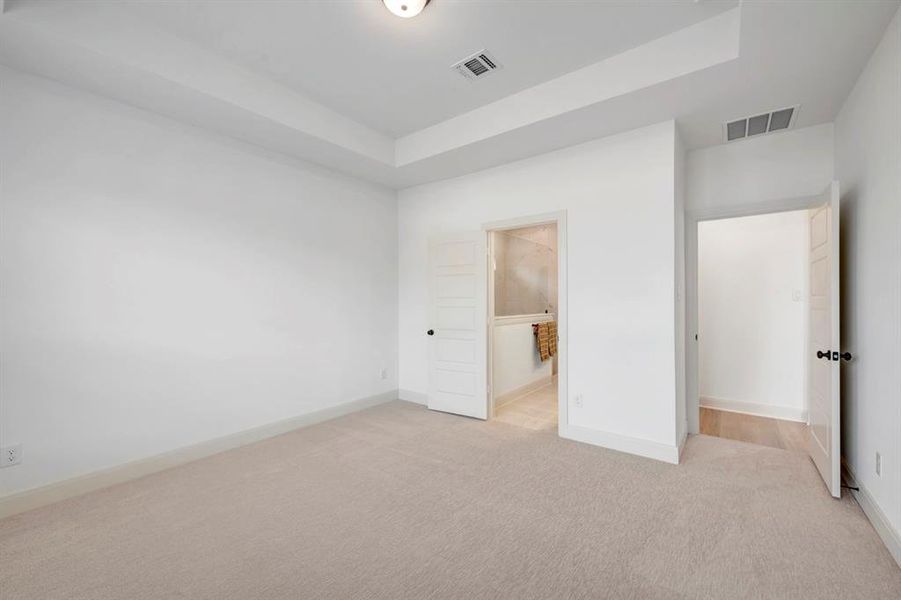 Spacious, unfurnished interior of a new home in Creekshaw – Gardens, Royse City (Image 28).