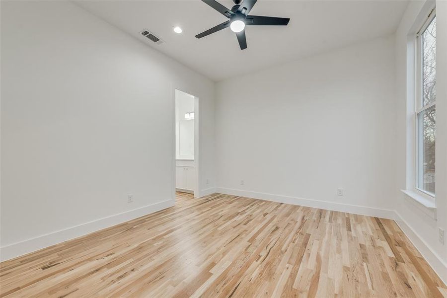 Spacious, unfurnished interior of a new home in , Dallas (Image 22).