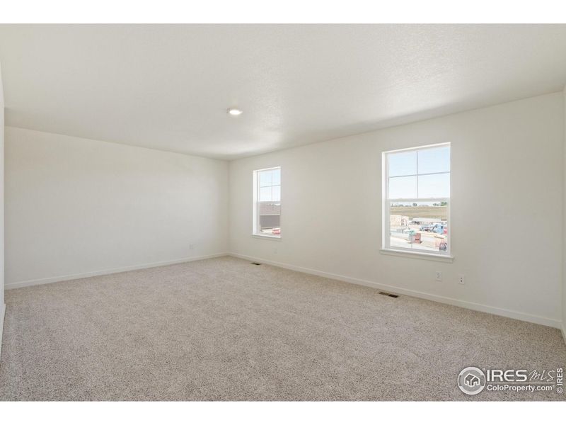Spacious, unfurnished interior of a new home in Westgate, Greeley (Image 25).