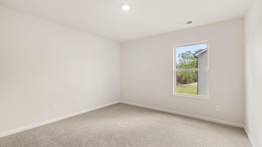 Spacious, unfurnished interior of a new home in Thompson Ridge, Dallas (Image 13).