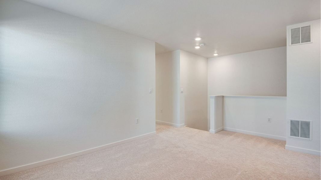Spacious, unfurnished interior of a new home in Horizon Uptown, Aurora (Image 17).