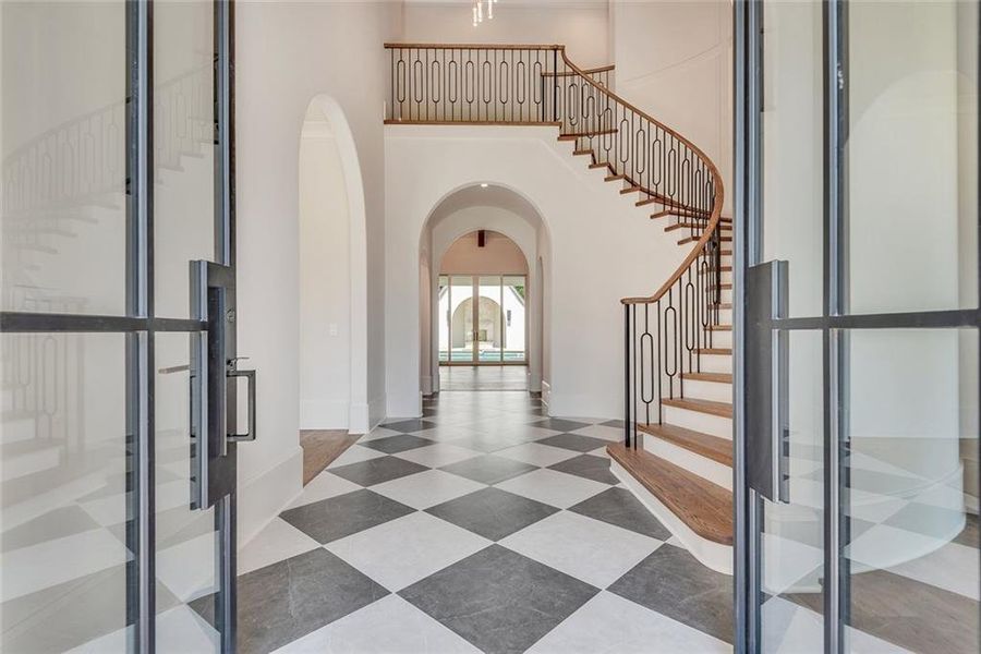Spacious, unfurnished interior of a new home in , Alpharetta (Image 72).