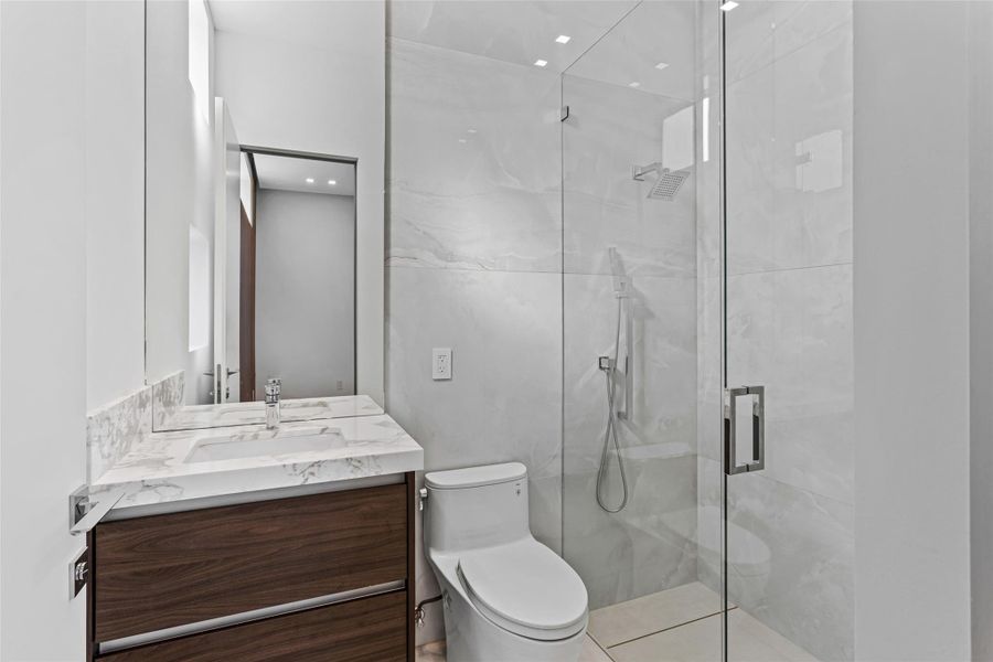 Furnished interior view inside a new home in , Fort Lauderdale (Image 4).