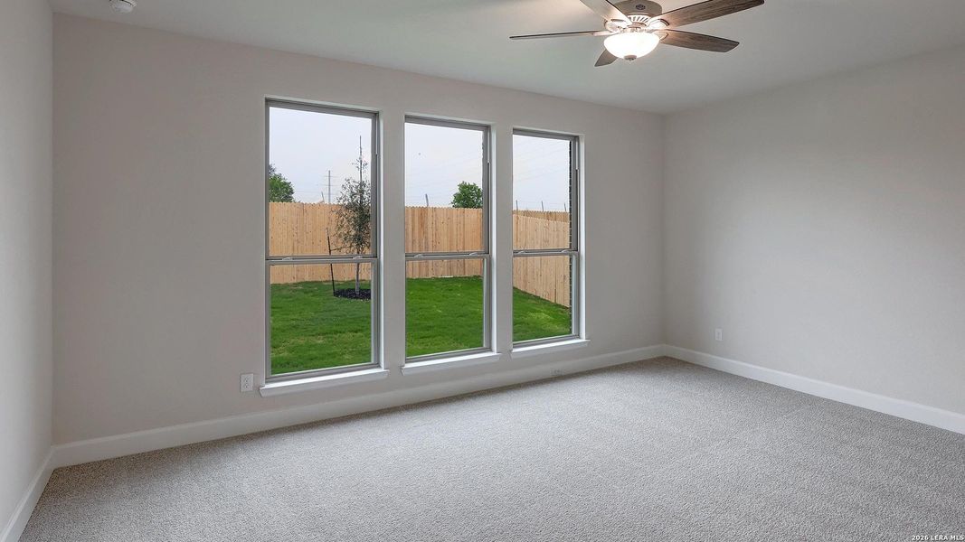 Spacious, unfurnished interior of a new home in Haby Hill, San Antonio (Image 26).