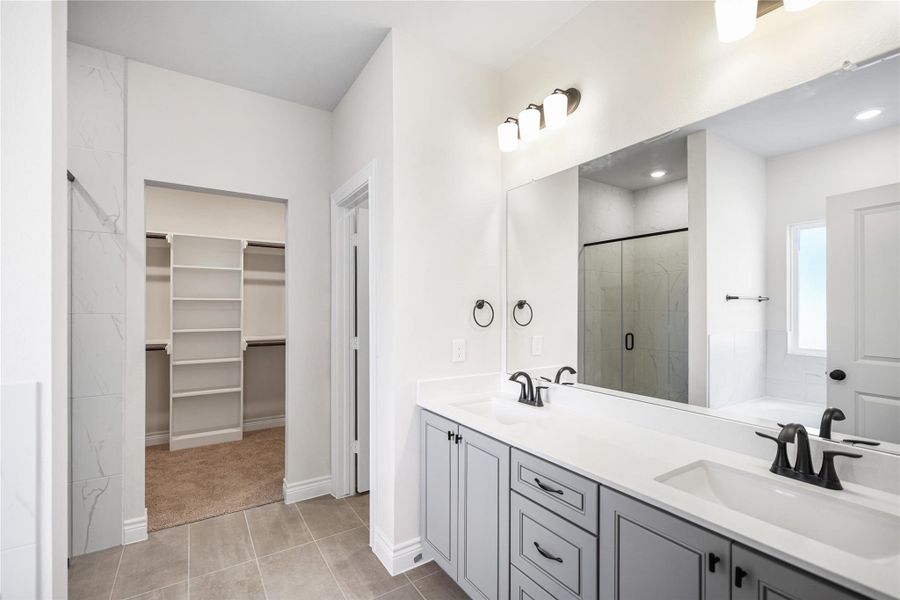 Furnished interior view inside a new home in Lexington Heights, Willis (Image 7). Furnished interior view inside a new home in Lexington Heights, Willis (Image 7).