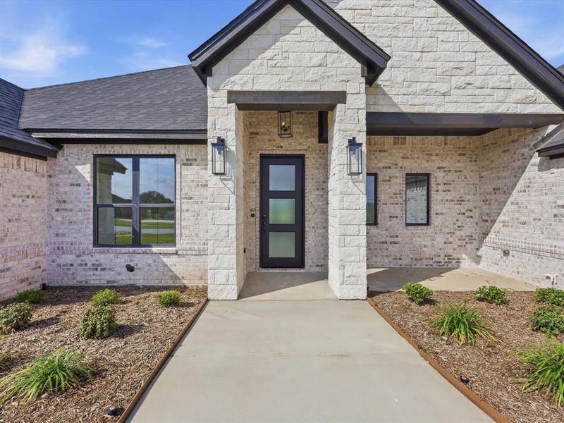 Exterior details and patio area of a home in , Weatherford (Image 3).