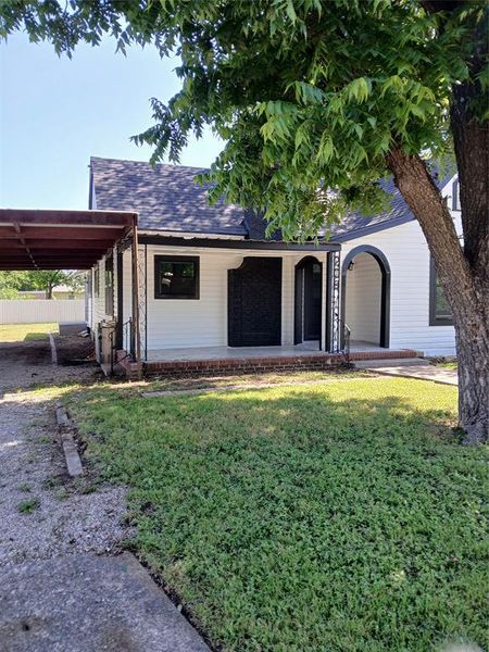Exterior details and patio area of a home in , Coleman (Image 15).