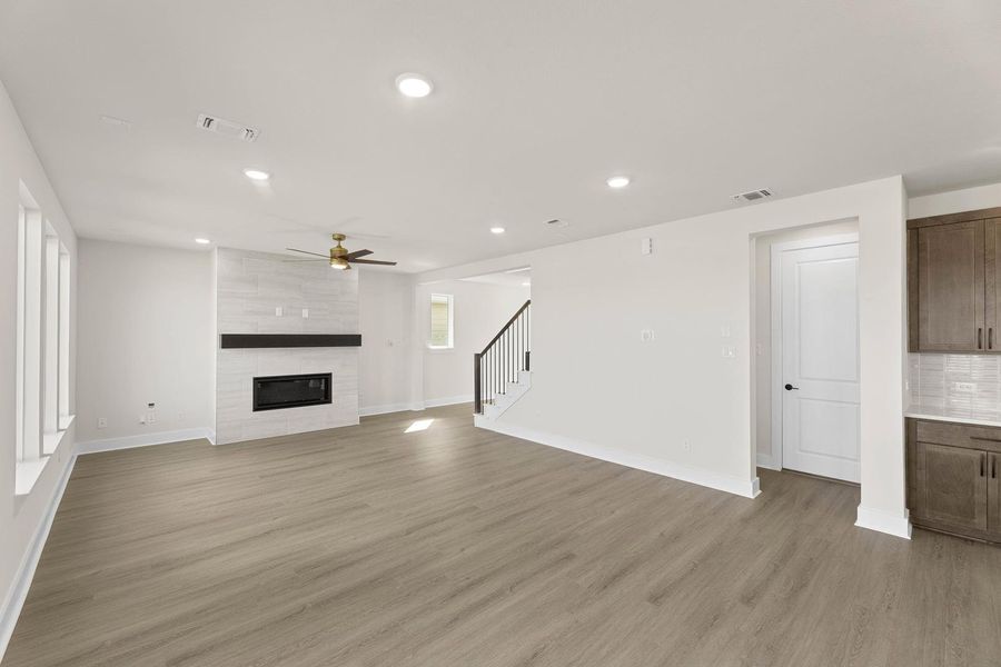 Spacious, unfurnished interior of a new home in Cottage Collection at Harvest, Argyle (Image 15).