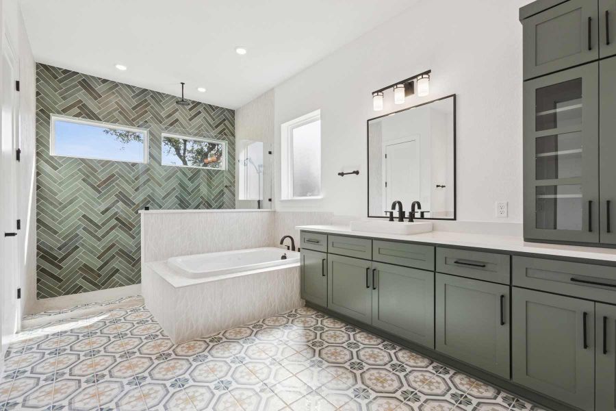 The Buccaneer - Owner's Bath The Buccaneer - Owner's Bath