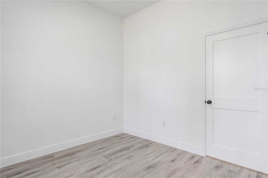 Spacious, unfurnished interior of a new home in , Dunnellon (Image 36).