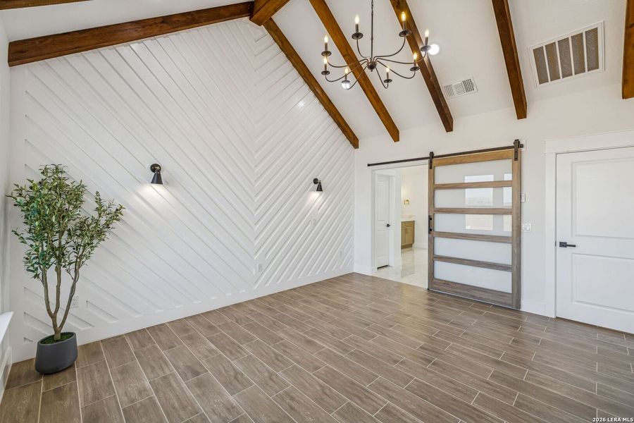 Spacious, unfurnished interior of a new home in , Floresville (Image 21).