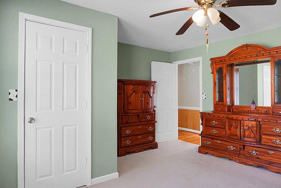 Furnished interior view inside a new home in , Bonneau (Image 77).