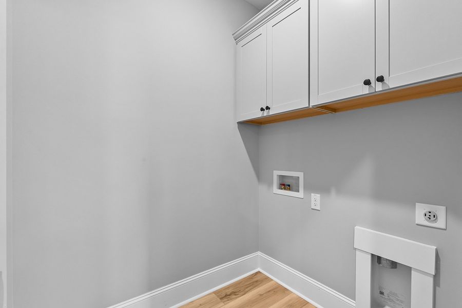 Spacious, unfurnished interior of a new home in Hanes Lake, Winston-Salem (Image 35).