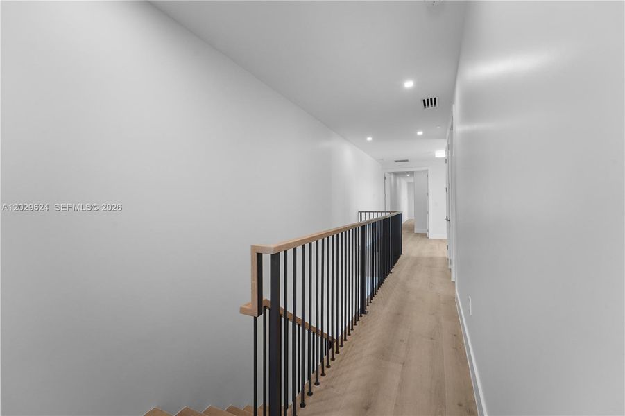 Spacious, unfurnished interior of a new home in , Miami (Image 49).