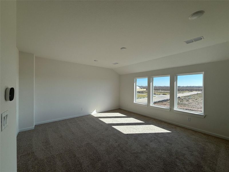 Spacious, unfurnished interior of a new home in Austin Point, Richmond (Image 11).
