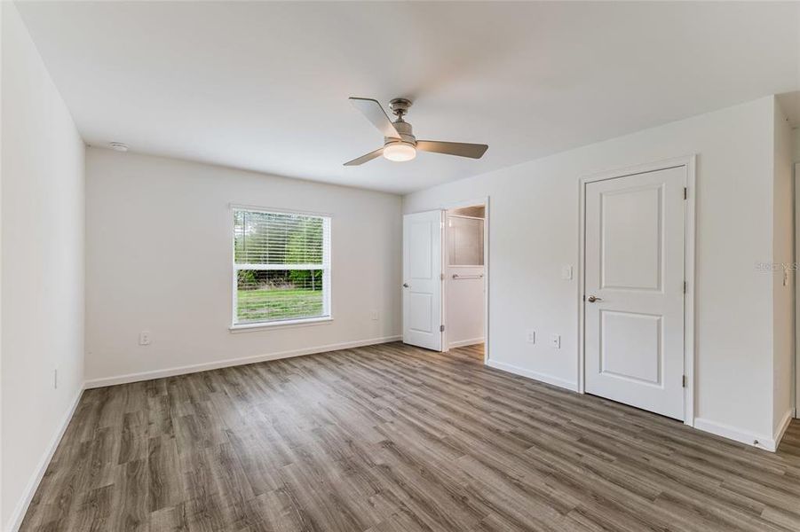 Spacious, unfurnished interior of a new home in , North Port (Image 30).