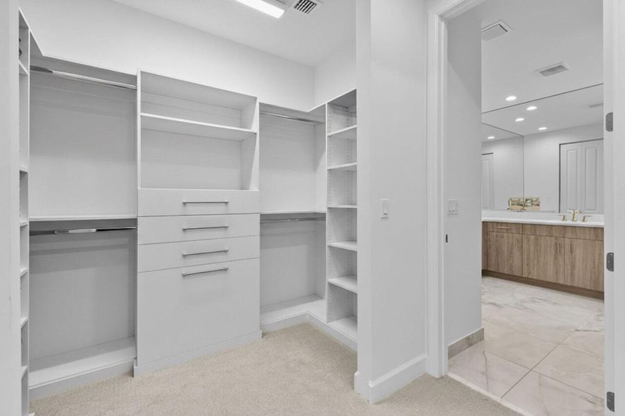 CUSTOM CLOSETS CUSTOM CLOSETS