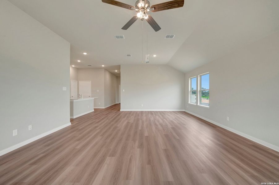 Spacious, unfurnished interior of a new home in Hickory Ridge Estates, Elmendorf (Image 30).