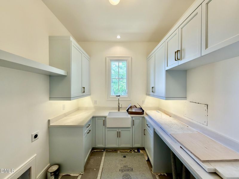 A03F57DB-0A99-492F-AF92-43C04E68A4A8_1_1