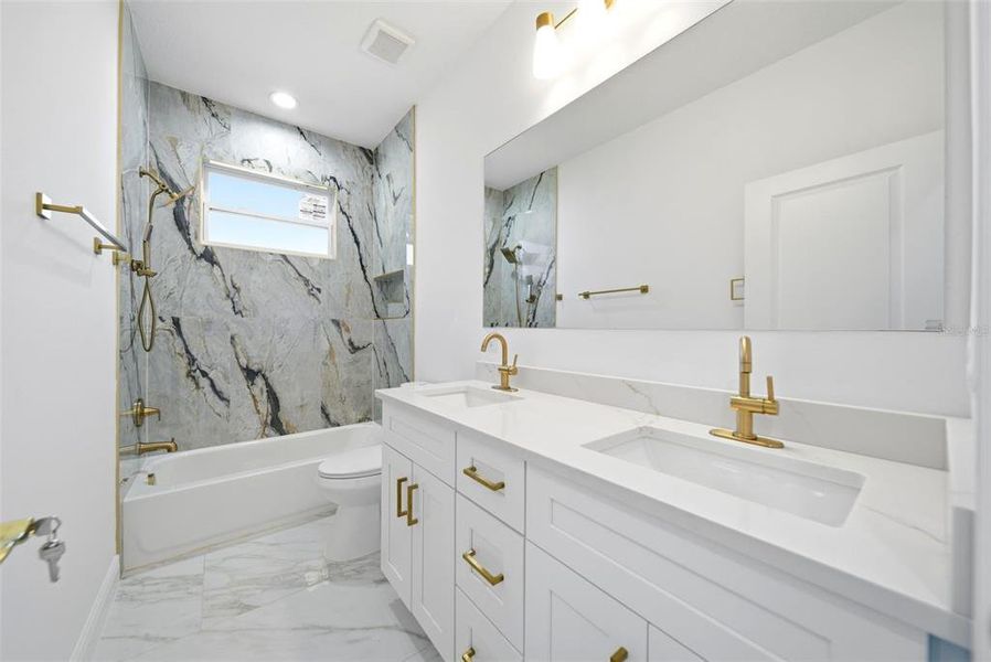 Furnished interior view inside a new home in , Altamonte Springs (Image 17).