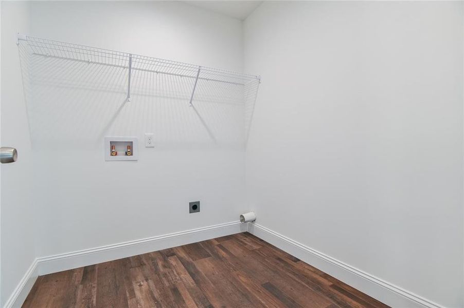 Spacious, unfurnished interior of a new home in , Dahlonega (Image 28).