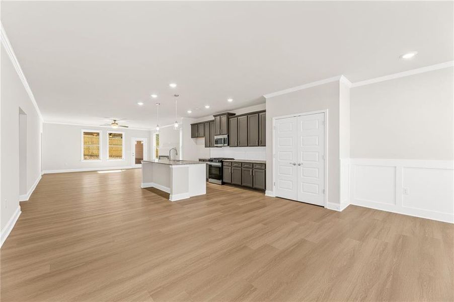 Spacious, unfurnished interior of a new home in Cooper's Walk, Loganville (Image 8).