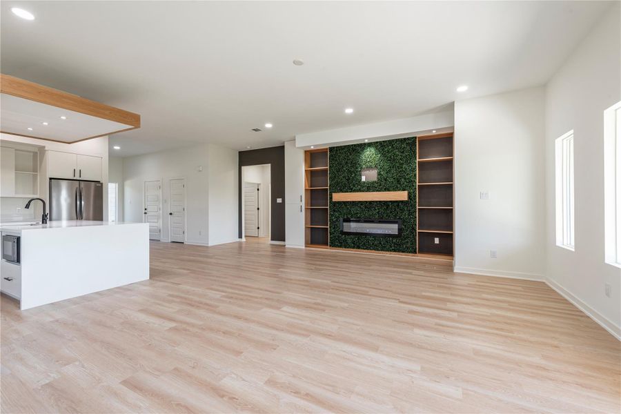 Spacious, unfurnished interior of a new home in , Bay City (Image 28). Spacious, unfurnished interior of a new home in , Bay City (Image 28).