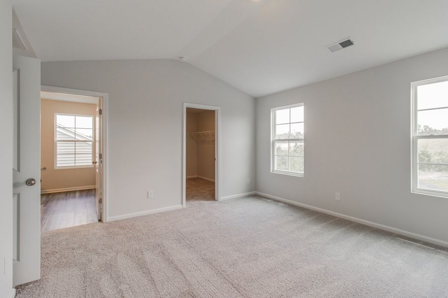 Spacious, unfurnished interior of a new home in Ellington, Elgin (Image 30).