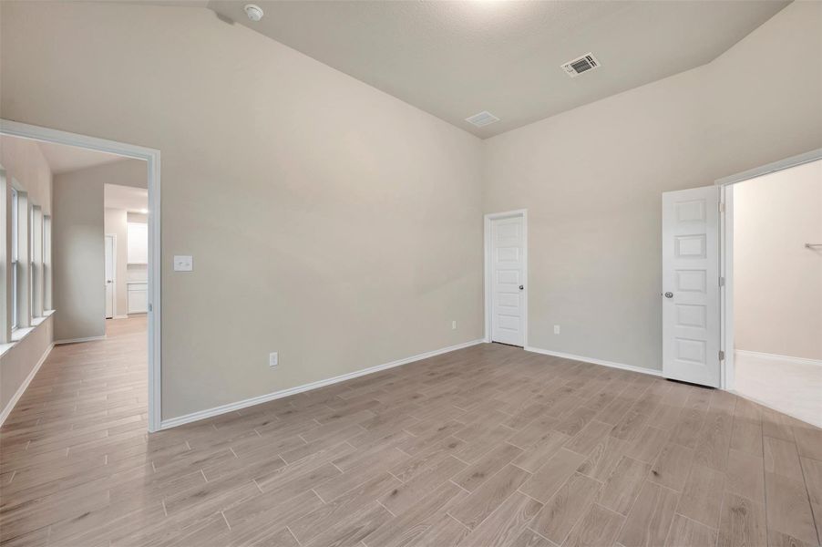 Spacious, unfurnished interior of a new home in Carillon, Manor (Image 15).