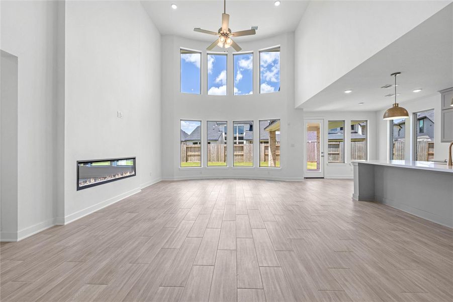 Representative image. Features, specifications, selections and colors may vary. Representative image. Features, specifications, selections and colors may vary.