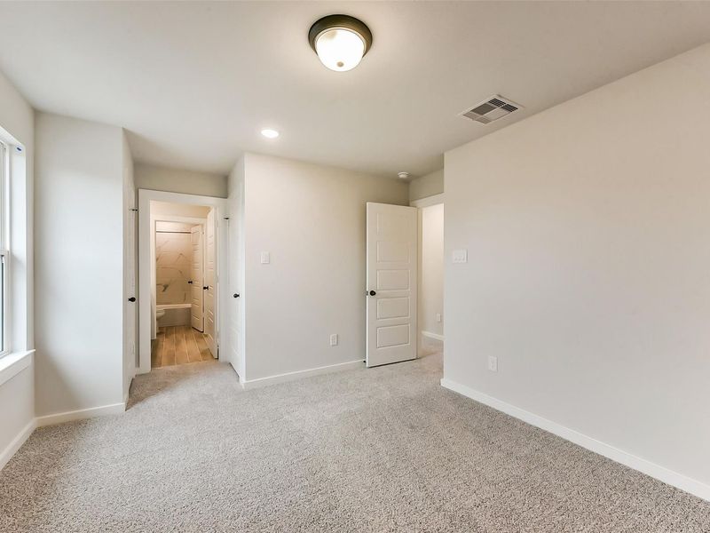 Spacious, unfurnished interior of a new home in Sundance Cove, Crosby (Image 40).