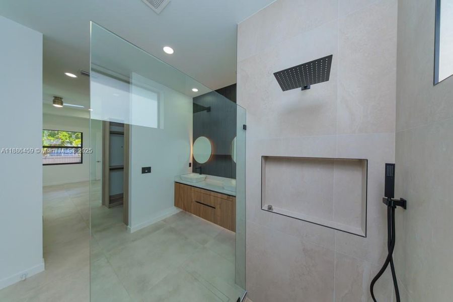 Furnished interior view inside a new home in , Cape Coral (Image 7). Furnished interior view inside a new home in , Cape Coral (Image 7).