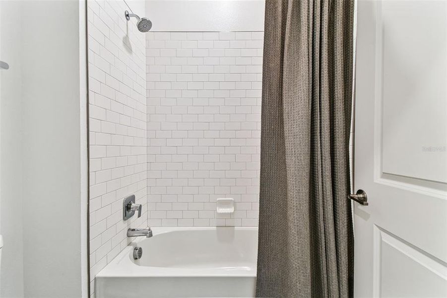 Furnished interior view inside a new home in , Land O' Lakes (Image 34).