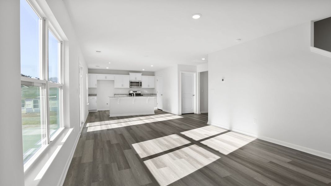 Spacious, unfurnished interior of a new home in Cedar Gap, Fountain Inn (Image 20).