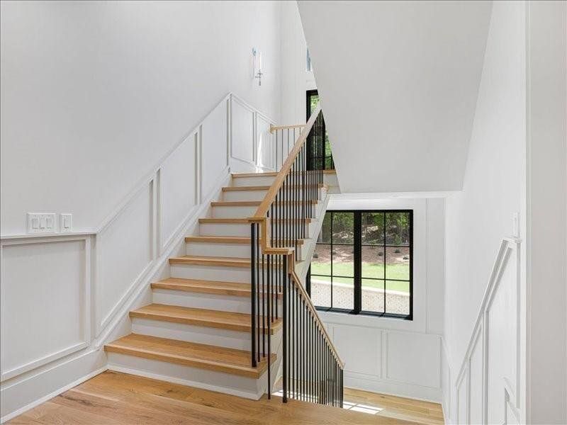 Spacious, unfurnished interior of a new home in , Alpharetta (Image 91).
