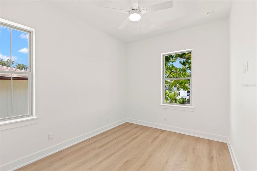 Spacious, unfurnished interior of a new home in , St. Petersburg (Image 29).