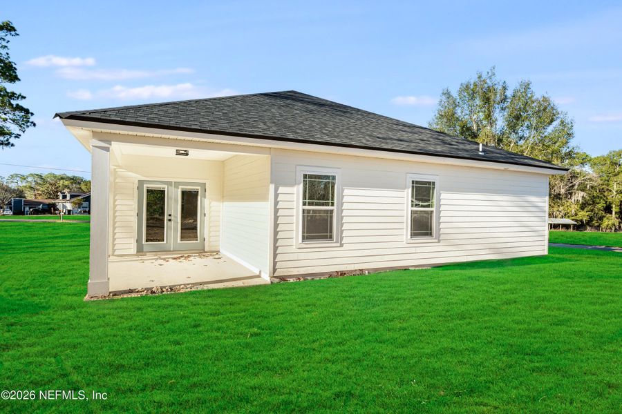 Exterior details and patio area of a home in , Keystone Heights (Image 3).